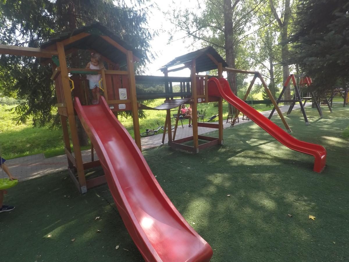 Apartamento Beska Bešeňová Exterior foto