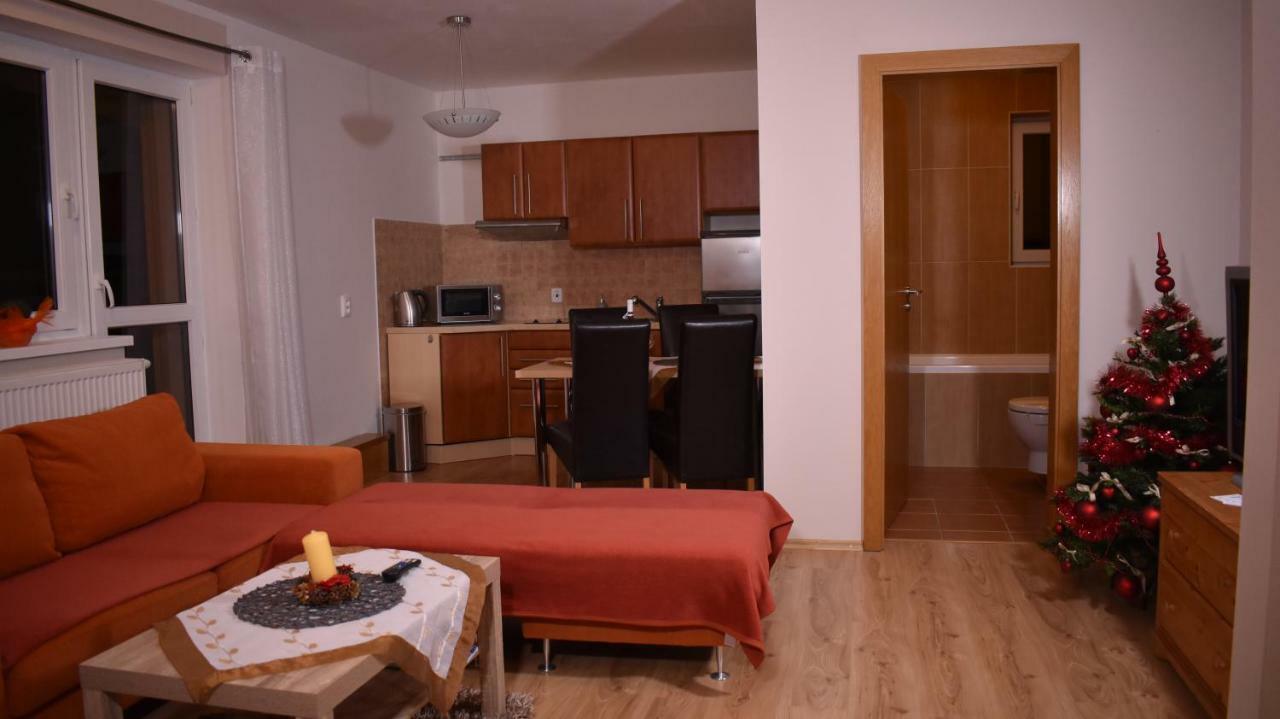 Apartamento Beska Bešeňová Exterior foto